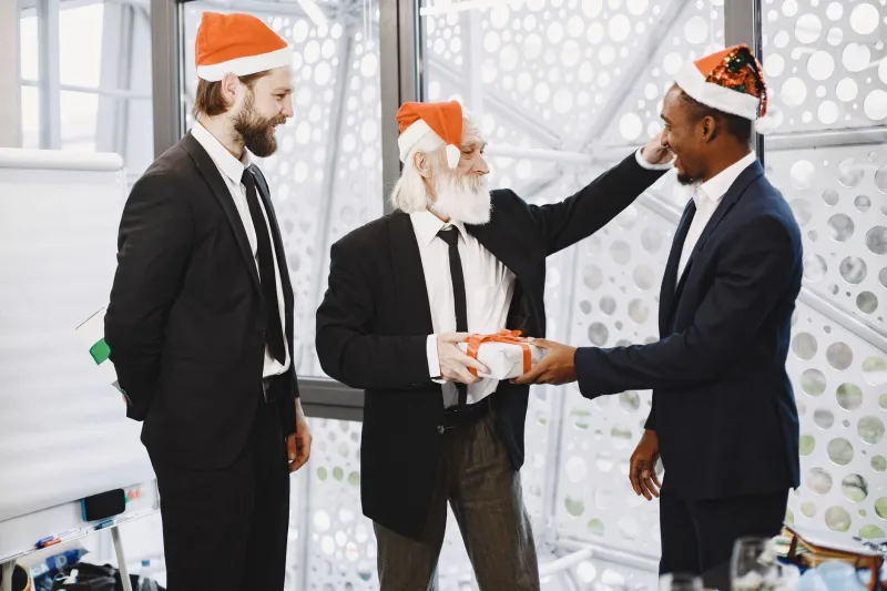 Do Aperto de Mão ao Contrato Assinado: O Papel Estratégico dos Brindes em Eventos B2B