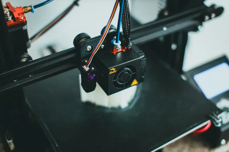 Impressão 3D em Brindes Corporativos: Como Transformar a Identidade da Sua Marca em Peças Únicas e Inesquecíveis
