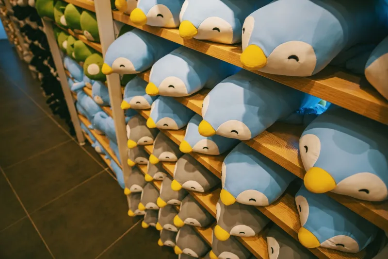 Mascotes Corporativos como Brindes: A Arte de Transformar a Identidade Visual da Sua Marca em Objetos que as Pessoas Querem Guardar